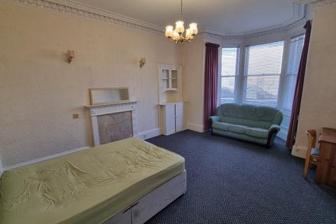 3 bedroom flat to rent, Dundee Terrace, Polwarth, Edinburgh, EH11