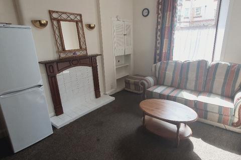 1 bedroom flat to rent, Stewart Terrace, Gorgie, Edinburgh, EH11