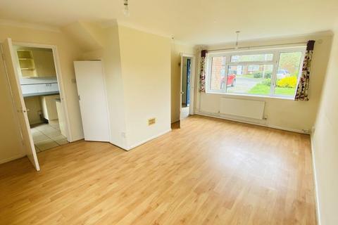 2 bedroom terraced house to rent, Bath Close, Wyton