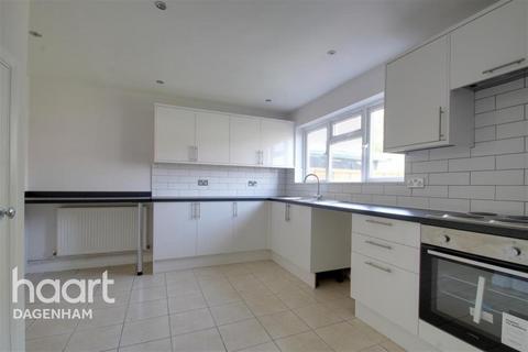 3 bedroom terraced house to rent, Rainham Road South, Dagenham