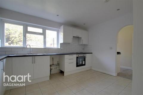 3 bedroom terraced house to rent, Rainham Road South, Dagenham