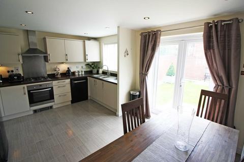 3 bedroom semi-detached house to rent, Potteries Lane, Chilton