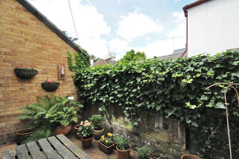 2 bedroom cottage to rent, Hampton Hill,  Hampton,  TW12