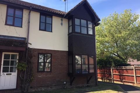 2 bedroom terraced house to rent, Orchard Close,  Wokingham,  RG40