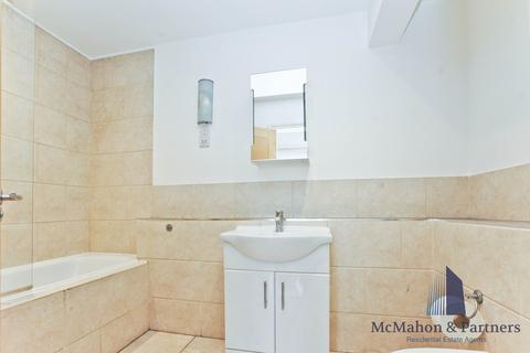 3 bedroom apartment to rent, Quastel House, 32 Long Lane, London, SE1