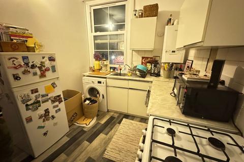 1 bedroom flat to rent, 200 Stoke Newington High Street, London N16
