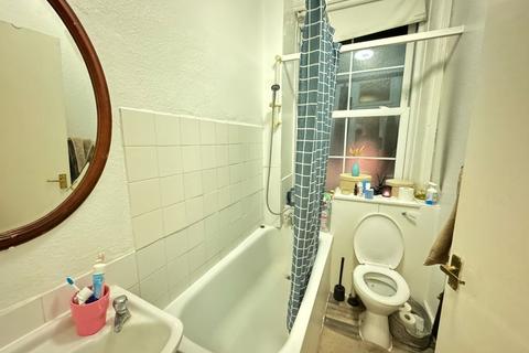 1 bedroom flat to rent, 200 Stoke Newington High Street, London N16