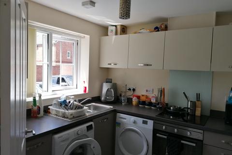 3 bedroom semi-detached house to rent, Foxton Close, Oldham OL8