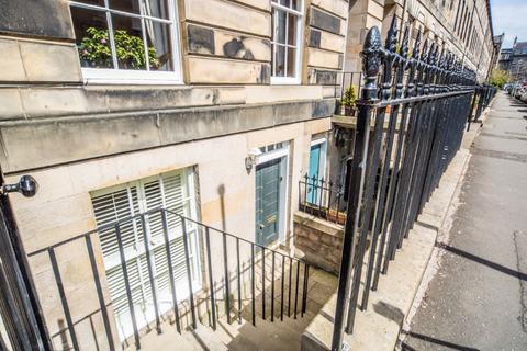 2 bedroom flat to rent, Cumberland Street, New Town, Edinburgh, EH3