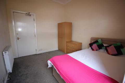 3 bedroom flat to rent, Dowanhill Street, Hyndland, Glasgow, G11