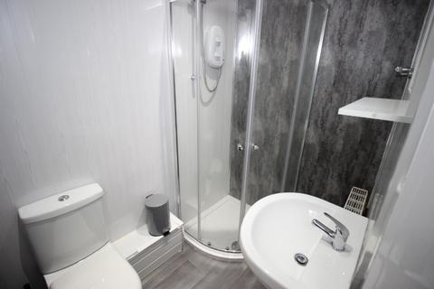 3 bedroom flat to rent, Dowanhill Street, Hyndland, Glasgow, G11