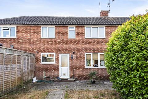 2 bedroom terraced house to rent, Meadowcroft,  Aylesbury,  HP19