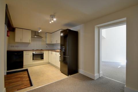1 bedroom ground floor maisonette to rent, London Road, Hindhead