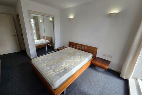 2 bedroom apartment to rent, Skyline Central, 50 Goulden Street, Manchester