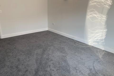 2 bedroom apartment to rent, ORDNANCE ROAD, SO15
