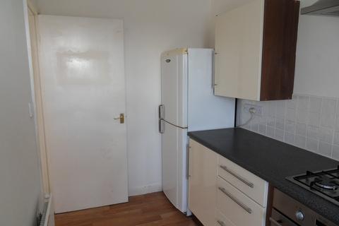 2 bedroom flat to rent, High Street, Hanham, Bristol BS15