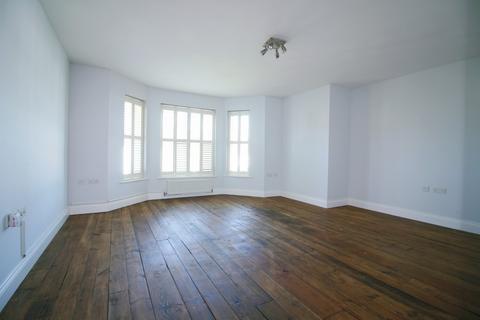 2 bedroom apartment to rent, Hardwicke Road, Reigate