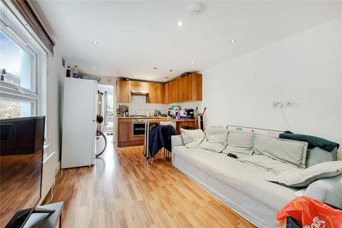 3 bedroom flat to rent, Alderbrook Road, London, SW12