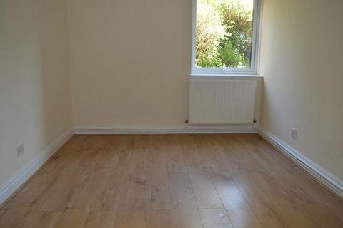 2 bedroom flat to rent, Springfield Close, North Finchley, London, N12 7NT