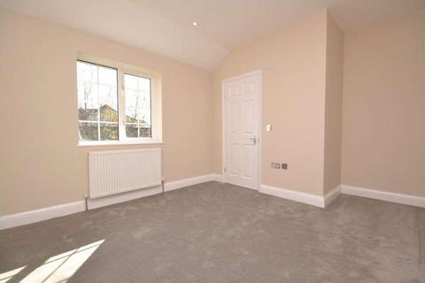 2 bedroom mews for sale, Castle Mews, North Finchley, London, N12 9EH