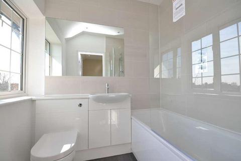 2 bedroom mews for sale, Castle Mews, North Finchley, London, N12 9EH