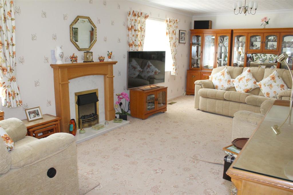 Ramsey Drive, Milford Haven 3 bed bungalow £179,999