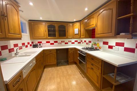 2 bedroom end of terrace house to rent, Stringfellow Mews, Holyrood Street, Chard, Somerset, TA20