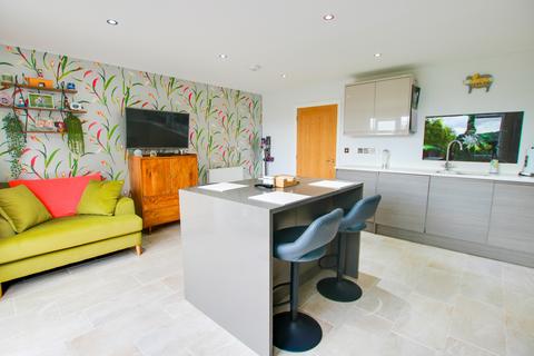 3 bedroom detached house for sale - BITTERNE! LOOK AT THE KITCHEN! SOUGHT AFTER LOCATION! EN-SUITE!