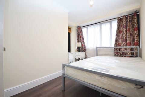 2 bedroom flat to rent, Savoy Court, Cromwell Road SW5 0UA