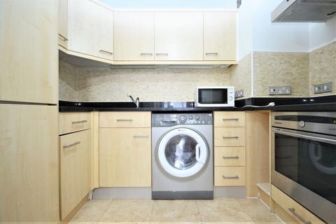 2 bedroom flat to rent, Savoy Court, Cromwell Road SW5 0UA