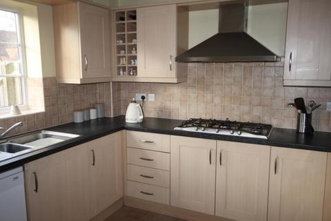 4 bedroom end of terrace house to rent, Stafford Road, TF10 7RA
