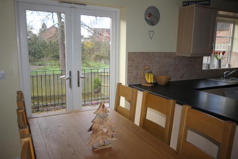 4 bedroom end of terrace house to rent, Stafford Road, TF10 7RA