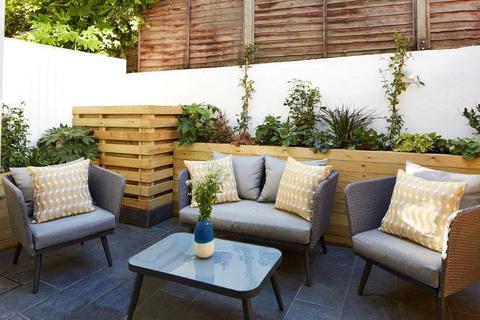3 bedroom terraced house to rent, Cheval Place, Knightsbridge, London, SW7