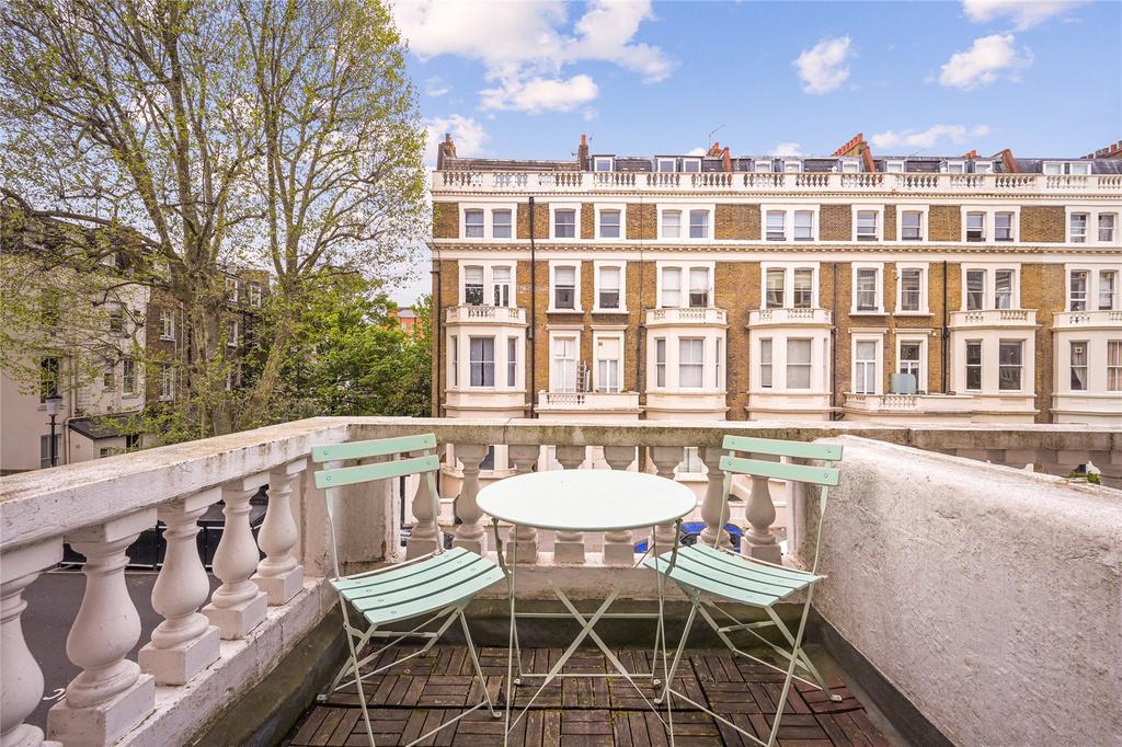 Apartment in London - View 5