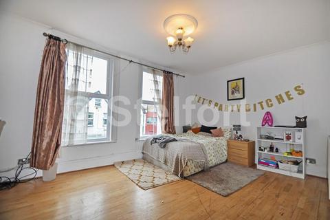5 bedroom terraced house to rent, Gillespie Road, London, N5