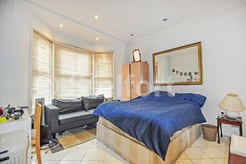 5 bedroom terraced house to rent, Gillespie Road, London, N5