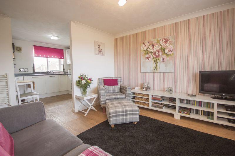 Porthleven Way, The Ings, Redcar, TS10 2RW 1 bed apartment £78,000