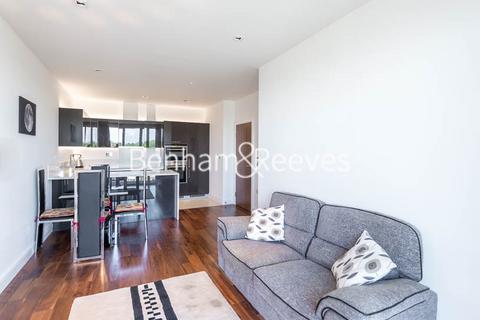 2 bedroom apartment to rent, Longfield Avenue, Ealing W5