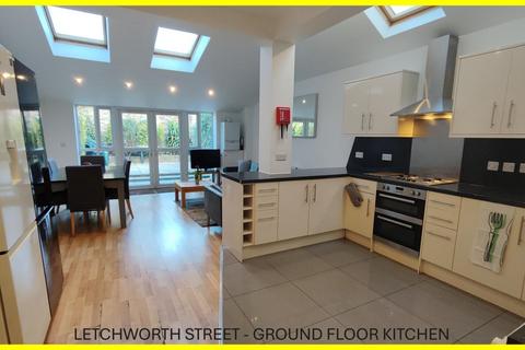 5 bedroom terraced house to rent, Letchworth Street, Tooting, SW17