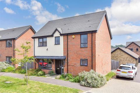 3 bedroom detached house for sale, Park View, Chigwell, Essex