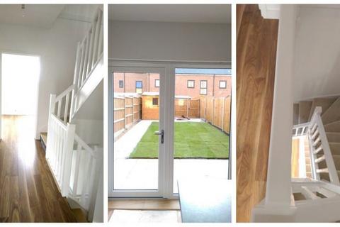 1 bedroom terraced house to rent, Royal Anglian Way, Dagenham, RM8