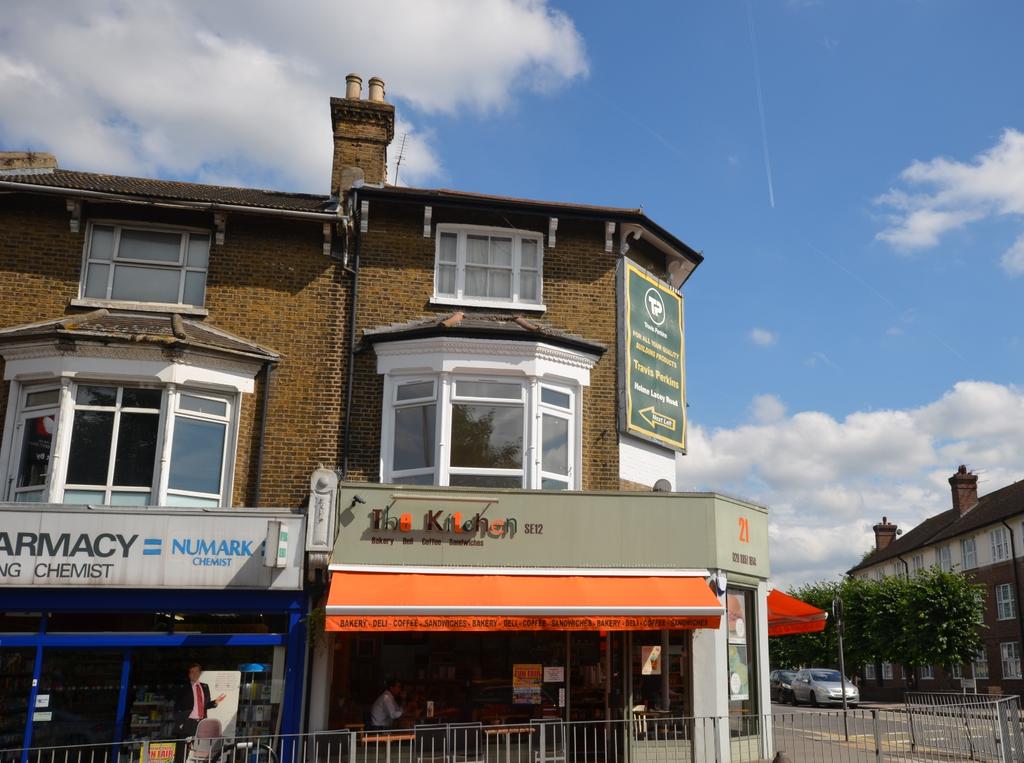 Burnt Ash Hill Lee SE12 Studio to rent £900 pcm (£208 pw)