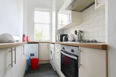 4 bedroom flat to rent, Spottiswoode Street, Marchmont, Edinburgh, EH9