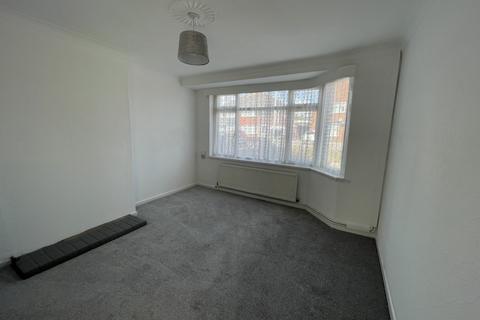 2 bedroom semi-detached house to rent, Sandringham Road,