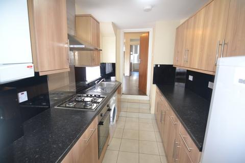 2 bedroom flat to rent, Church Lane, Leytonstone