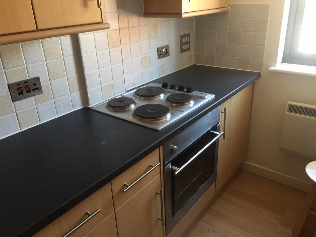 Apartment in Plymouth - View 3
