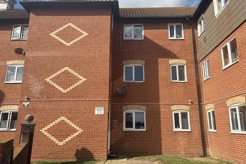 1 bedroom flat to rent, Shamrock House, Weymouth Close, Clacton on Sea, Essex, CO15 1XW