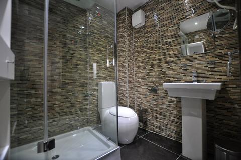 3 bedroom flat to rent, Commercial Road, London E1
