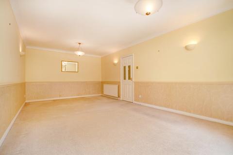 2 bedroom flat to rent, Northwood HA6