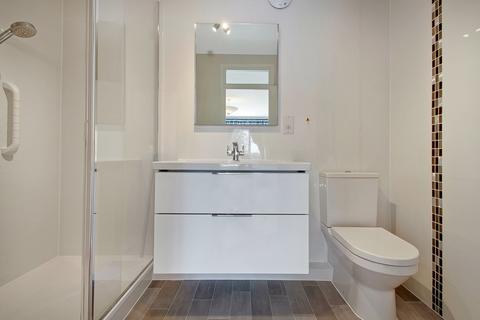 2 bedroom flat to rent, Northwood HA6
